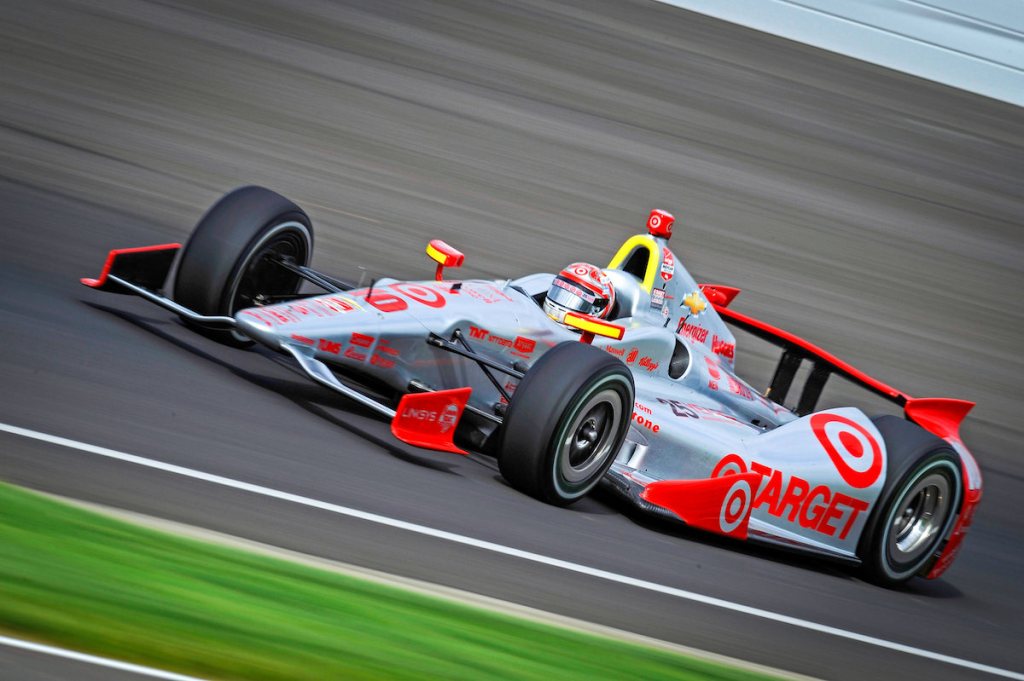 En honor al 25˚ año de asociación entre Ganassi y Target, los autos de Kanaan y Scott Dixon fueron plateados para la Indy 500; el brasileño abandonó por accidente (FOTO: F. Peirce Williams/Chevrolet Motorsports)